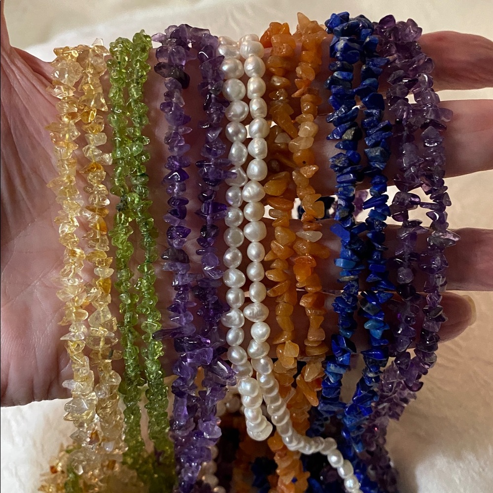 Lot of 7 Multicolor Gemstone Chips and Pearl Necklaces .. 36” Length - Picture 3 of 5